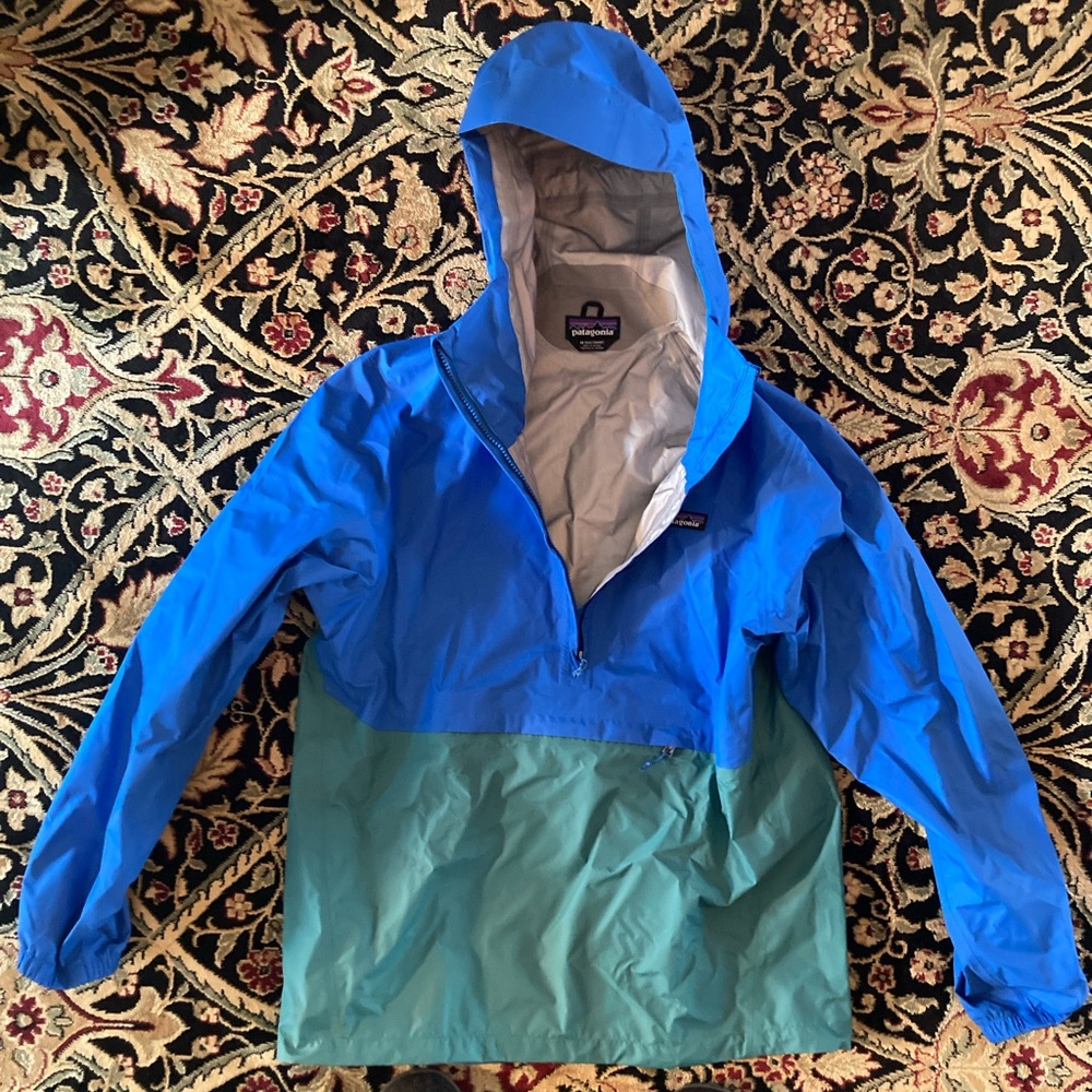 Patagonia “Torentshell” rain jacket pullover medium